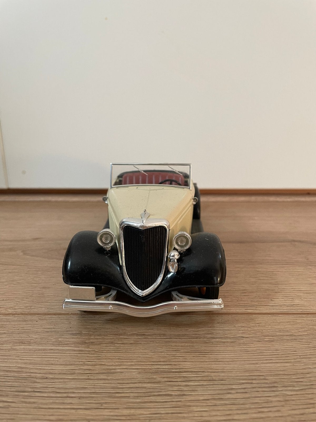 Solido Ford V8 Roadster 1934 - Schaal 1:18, Ophalen of Verzenden, Zo goed als nieuw, Auto, Solido