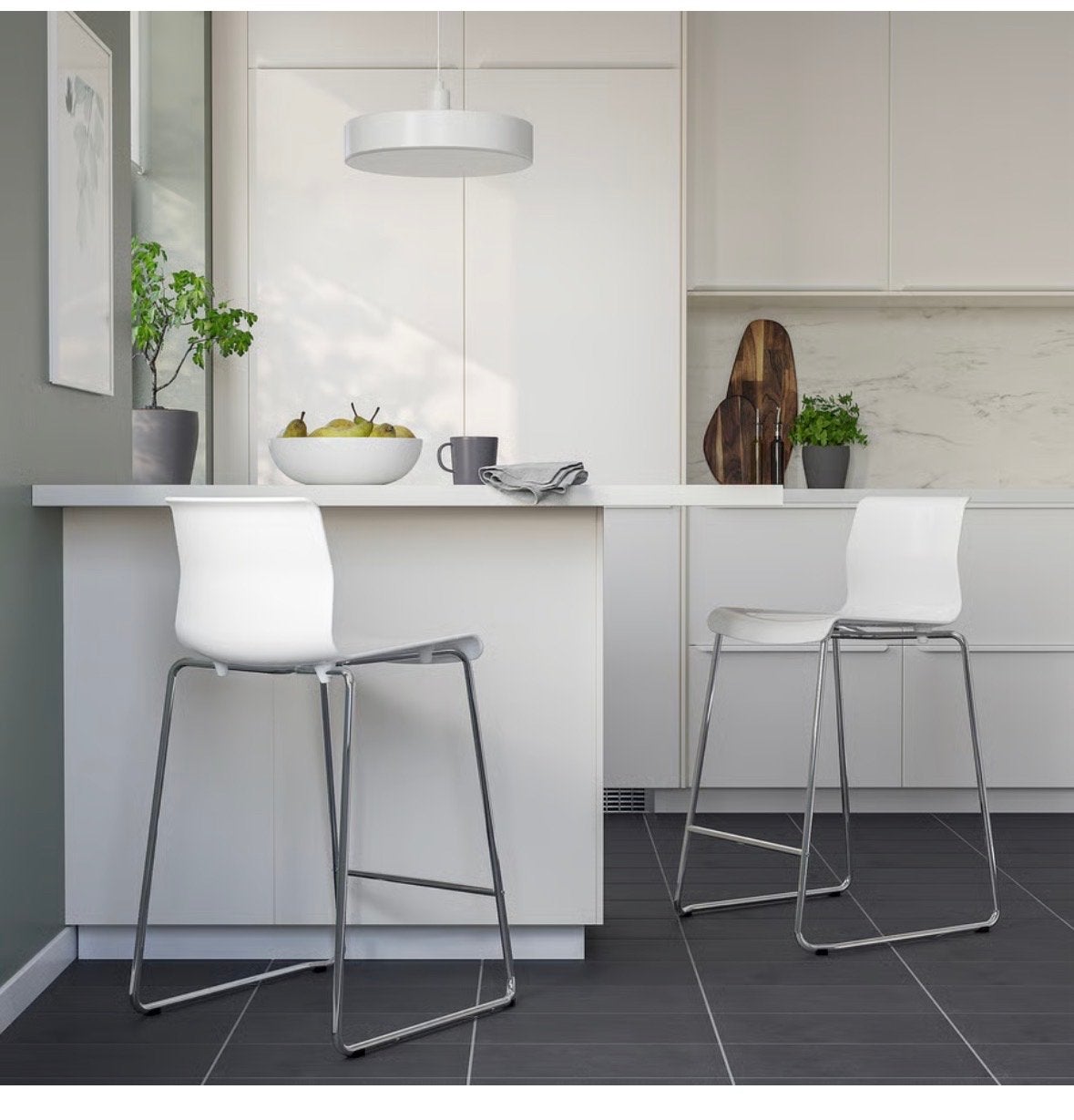 Twee Ikea barkrukken - Stijlvol en comfortabel, Ophalen, Kunststof, Met voetsteun, 60 tot 90 cm