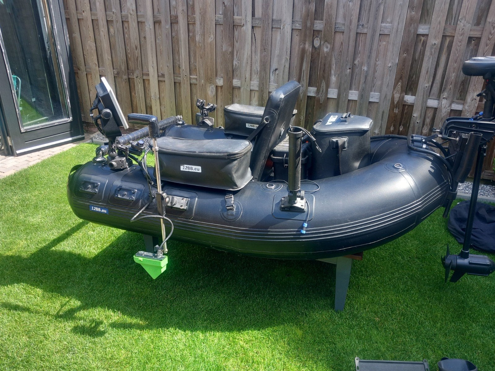 Bellyboot 12bb jumbo S compleet incl livescope /lifepo4, Watersport en Boten, Ophalen, Zo goed als nieuw, Complete set