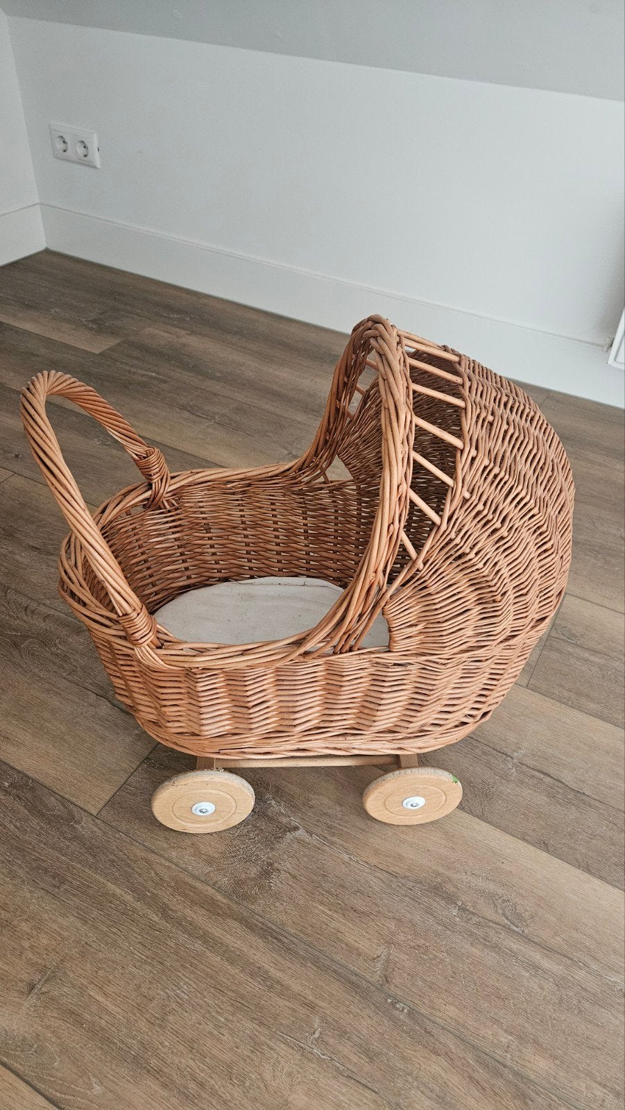 Rieten poppenwagen, Ophalen of Verzenden, Zo goed als nieuw, Babypop