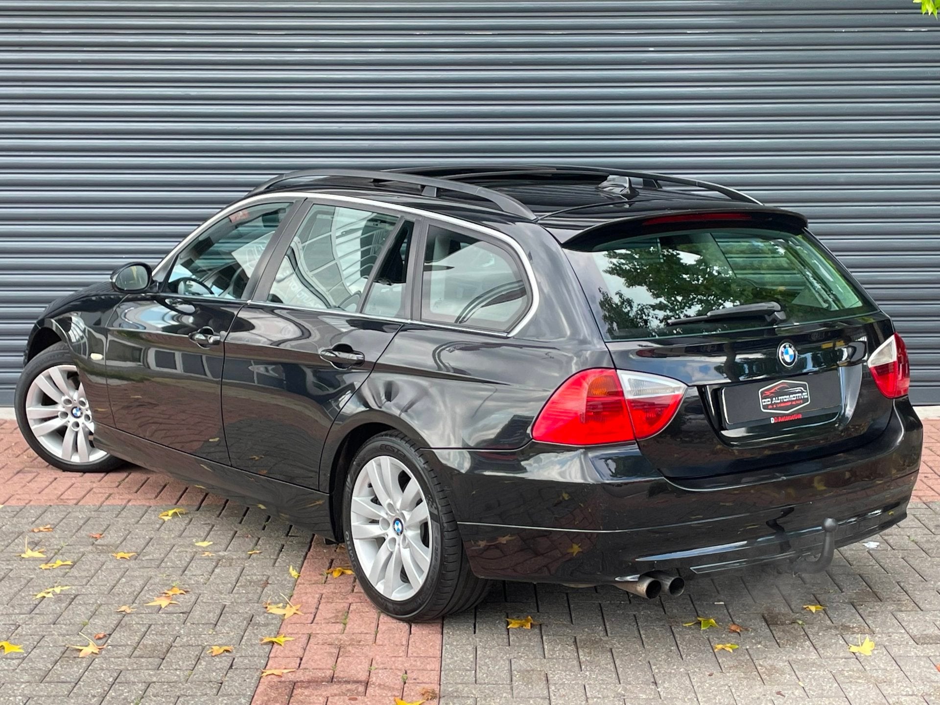 BMW 3-serie Touring 325i Automaat | Pano | Leder | Navi | Tr, Achterwielaandrijving, Gebruikt, Zwart, 2497 cc