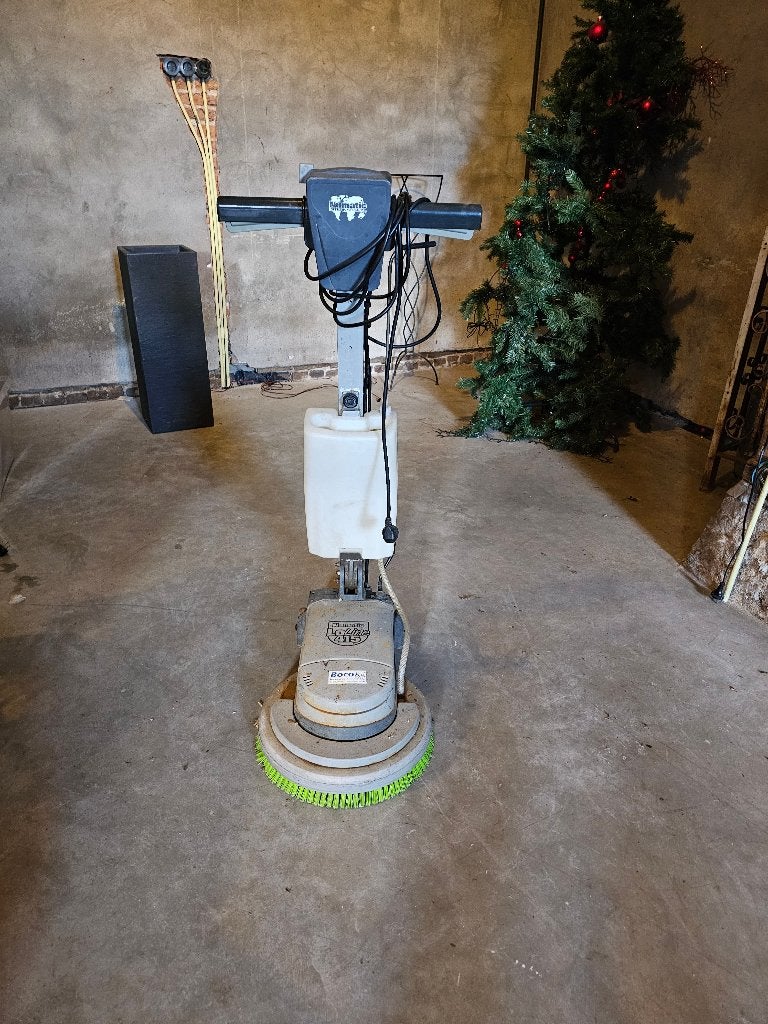 Schrob machine met vrijwel nieuwe borstel, Ophalen, Zo goed als nieuw