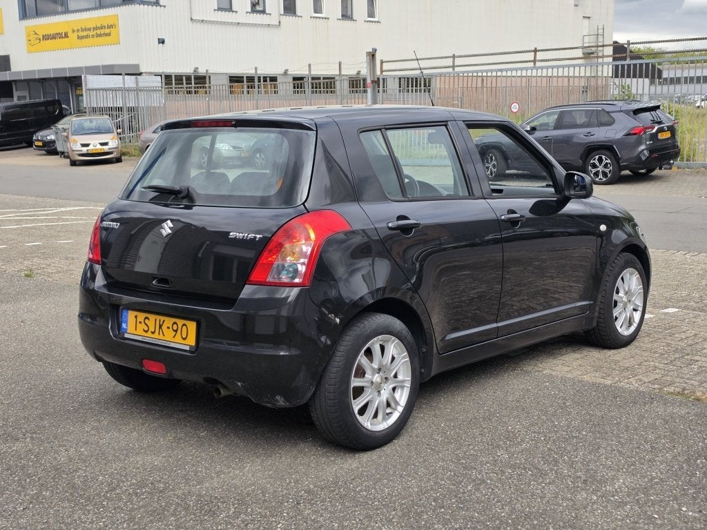 Suzuki Swift 1.3 Comfort 5-Drs Airco Nieuwe APK ✅, Auto's, Suzuki, 400 kg, Bedrijf, Handgeschakeld, 93 pk
