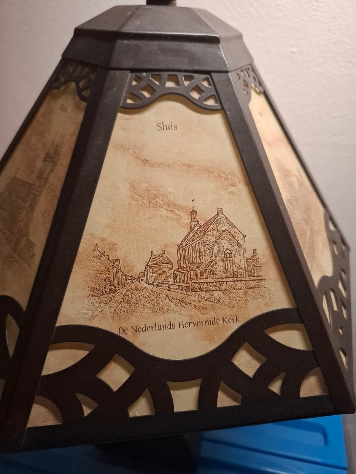 Tafellamp met afbeeldingen van gebouwen uit Sluis, Ophalen, Gebruikt, Met schakelaar, Sfeerlamp