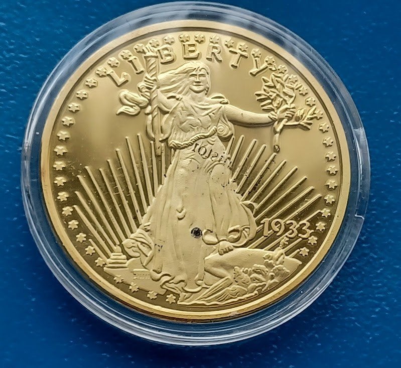 U.S.A. Replica Gold Eagle van 1933, Postzegels en Munten, Penningen en Medailles, Verzenden, Overige materialen, Buitenland