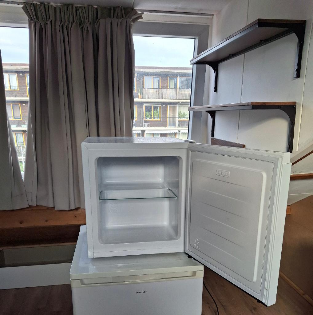 Vriezer tafelmodel, Minder dan 85 cm, Minder dan 60 cm, Zo goed als nieuw, Vrijstaand
