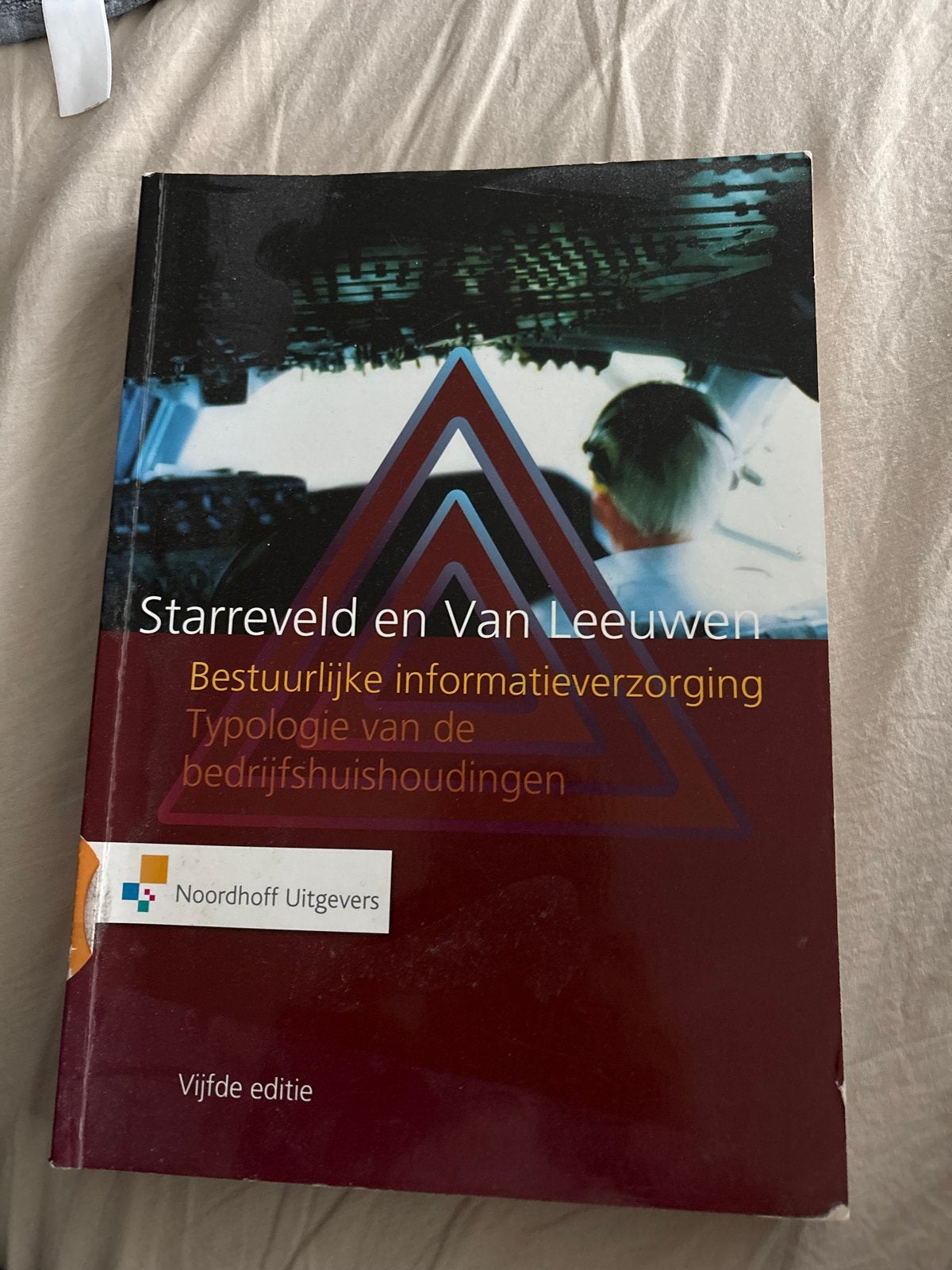 Bestuurlijke informatieverzorging - Starreveld en Van Leeuwe, Boeken, Ophalen of Verzenden, Gamma, Gelezen, HBO