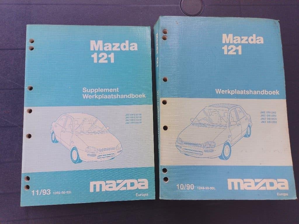 Set dealer werkplaatsboeken Mazda 121 1990-96 ( Bolhoed ), Ophalen of Verzenden, Gelezen, Mazda