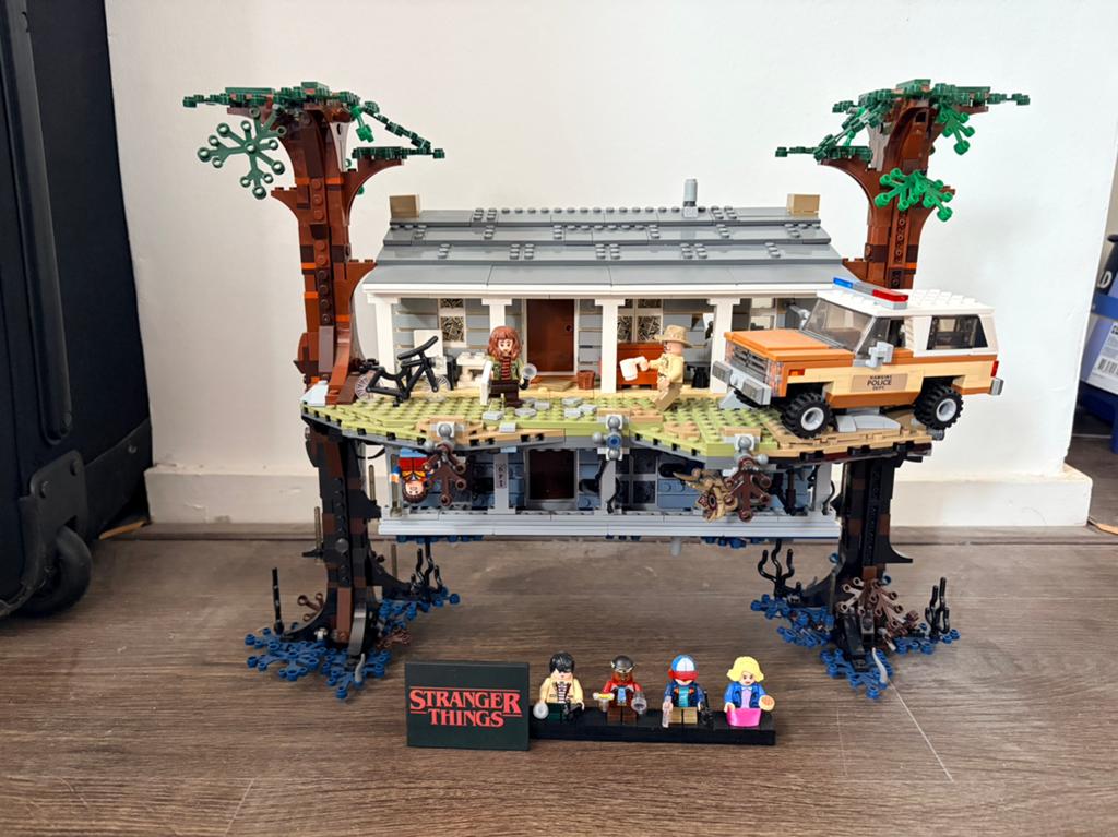 Lepin Stranger Things The Upside Down (75810), Ophalen of Verzenden, Zo goed als nieuw, Overige merken