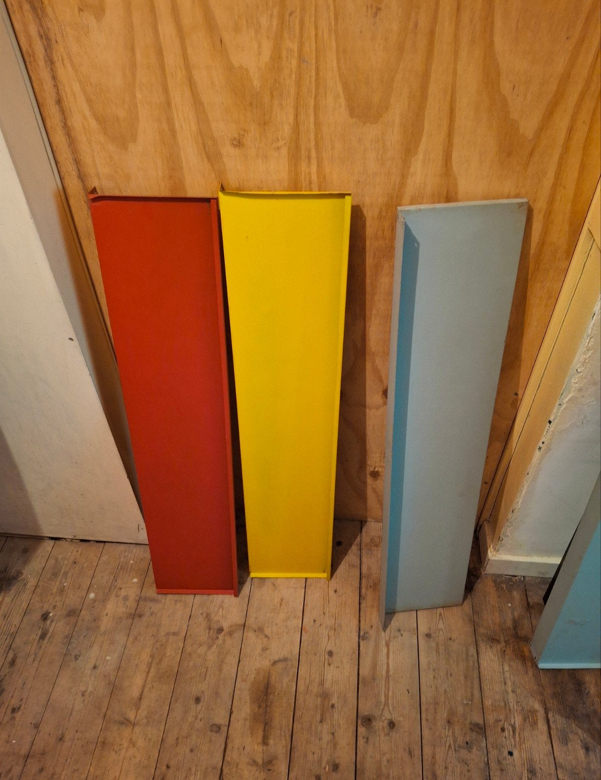 Vintage metalen boekenrek met vier planken, Ophalen, Met plank(en), Gebruikt, Vintage, Industrieel
