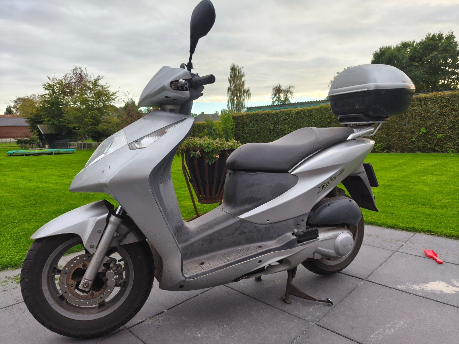 Defecte Honda Dylan 150cc - Opknapper of voor onderdelen, Motoren, Ophalen
