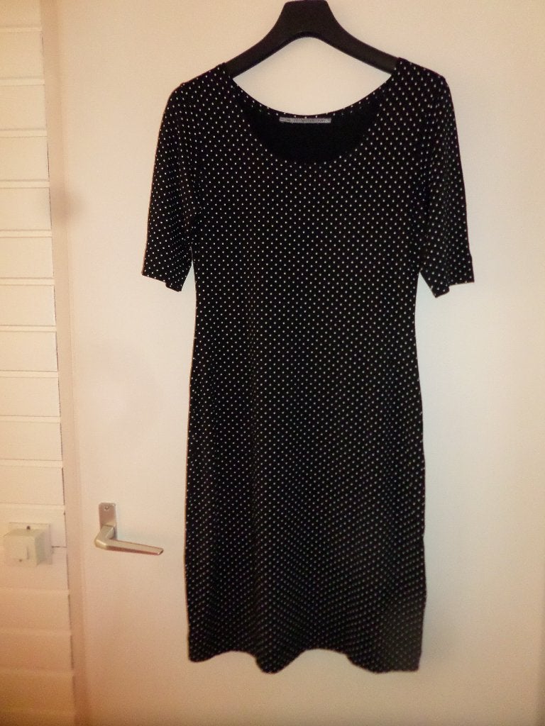 Zwarte jurk, witte stipjes maat M. Cora Kemperman Nieuwstaat, Kleding | Dames, Maat 38/40 (M), Zwart, Nieuw, Ophalen of Verzenden