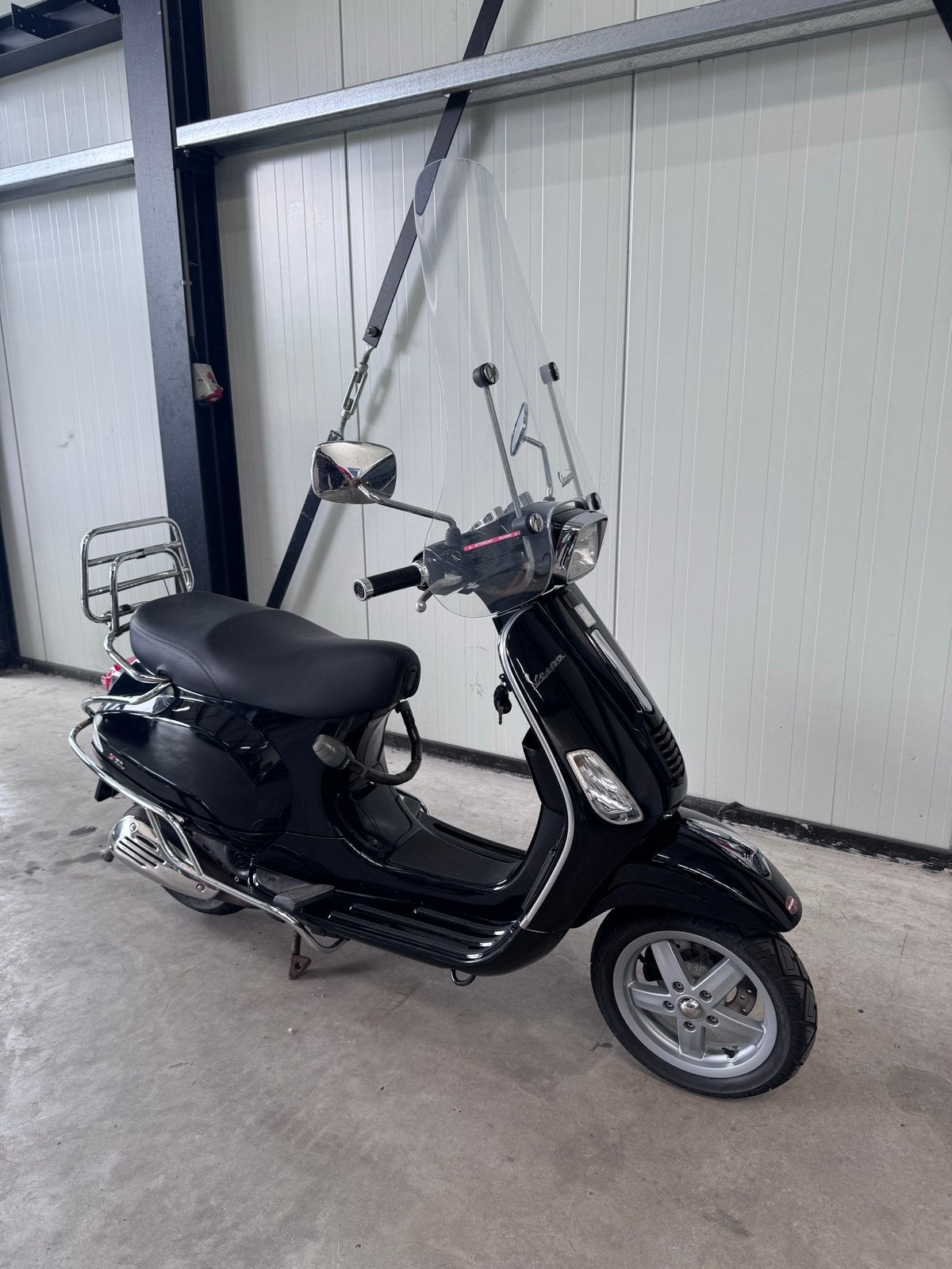Vespa S Snor met alarm, frame slot en beugels 25km 2 takt, Fietsen en Brommers, Ophalen, Gebruikt, Vespa S, Benzine