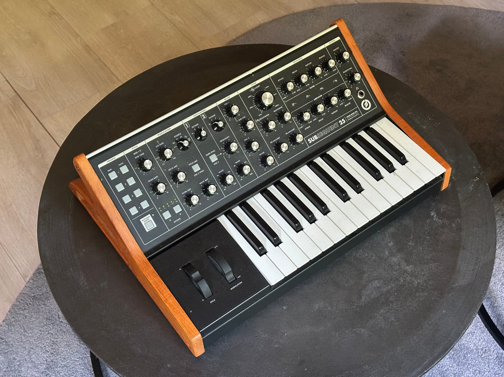 Moog Subsequent 25 - in zeer nette staat, Muziek en Instrumenten, Synthesizers, Overige merken, Zo goed als nieuw, Met midi-aansluiting