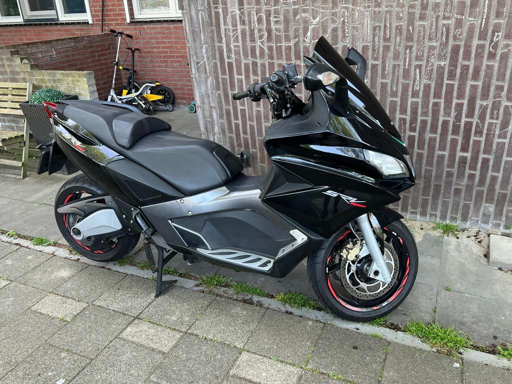 Aprilia SRV 850 motorscooter, Motoren, Motoren | Aprilia, Scooter