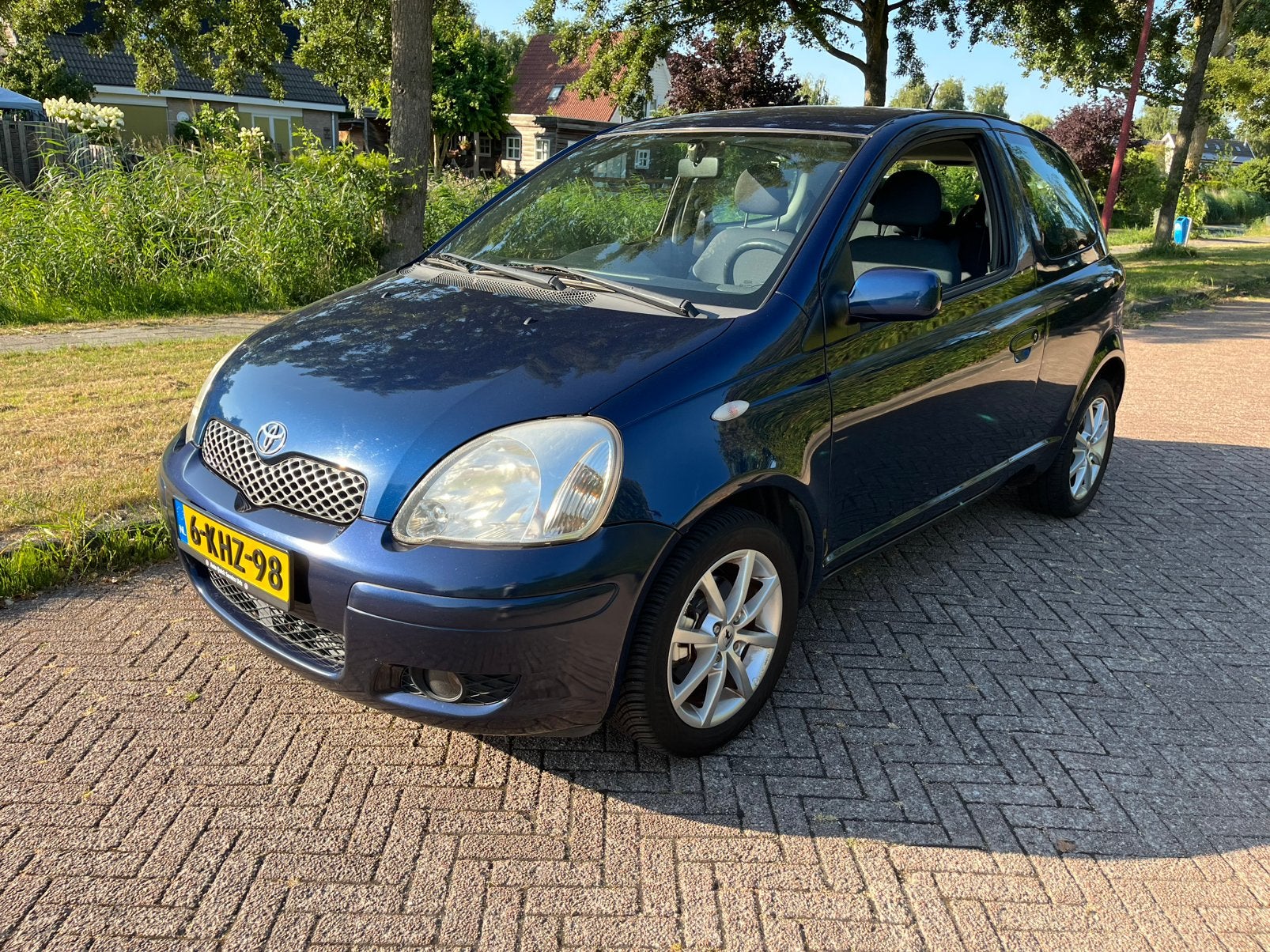 Toyota Yaris 1.0 16V Blauw LEES ADVERTENTIE, 31 €/maand, 4 cilinders, Handgeschakeld, Particulier