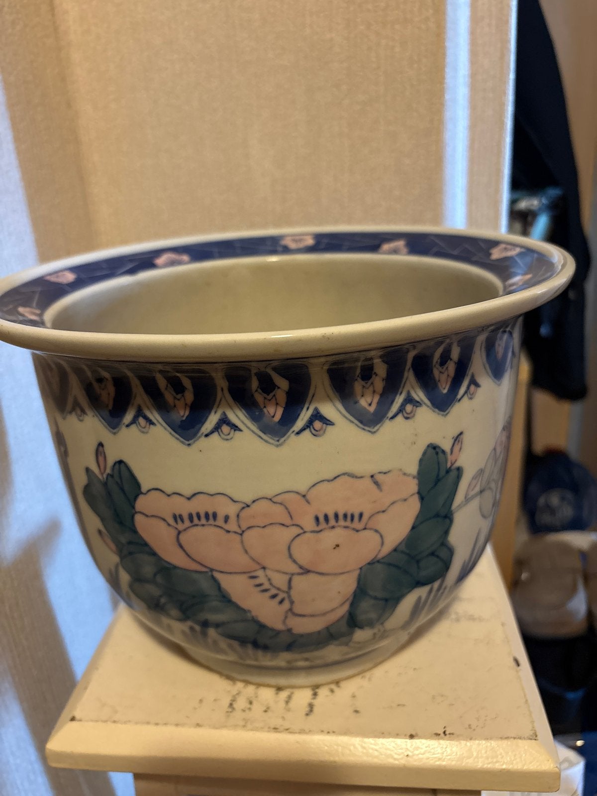 Antieke Chinese bloempot met blauw-roze decor, Ophalen