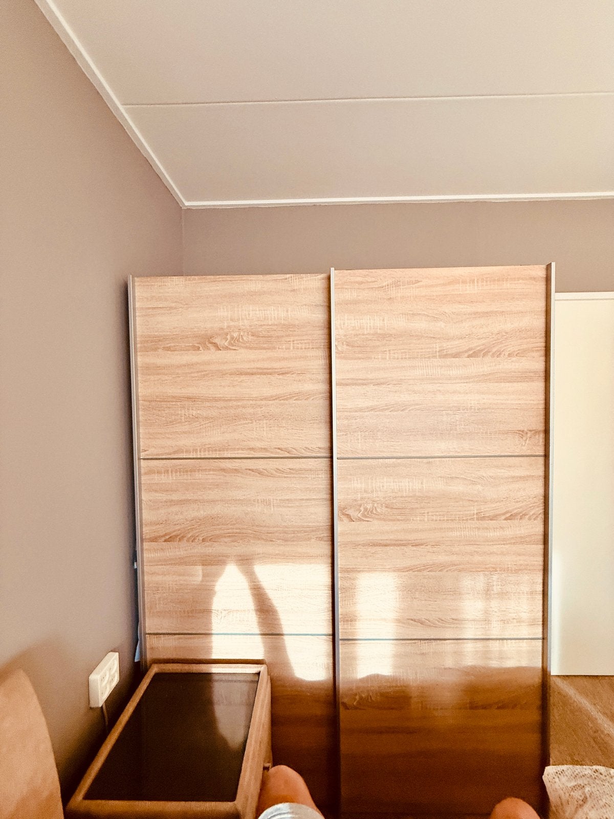 Moderne kledingkast met schuifdeuren - Ruim en stijlvol, Huis en Inrichting, Kasten | Kledingkasten, Ophalen, Met deur(en), 200 cm of meer