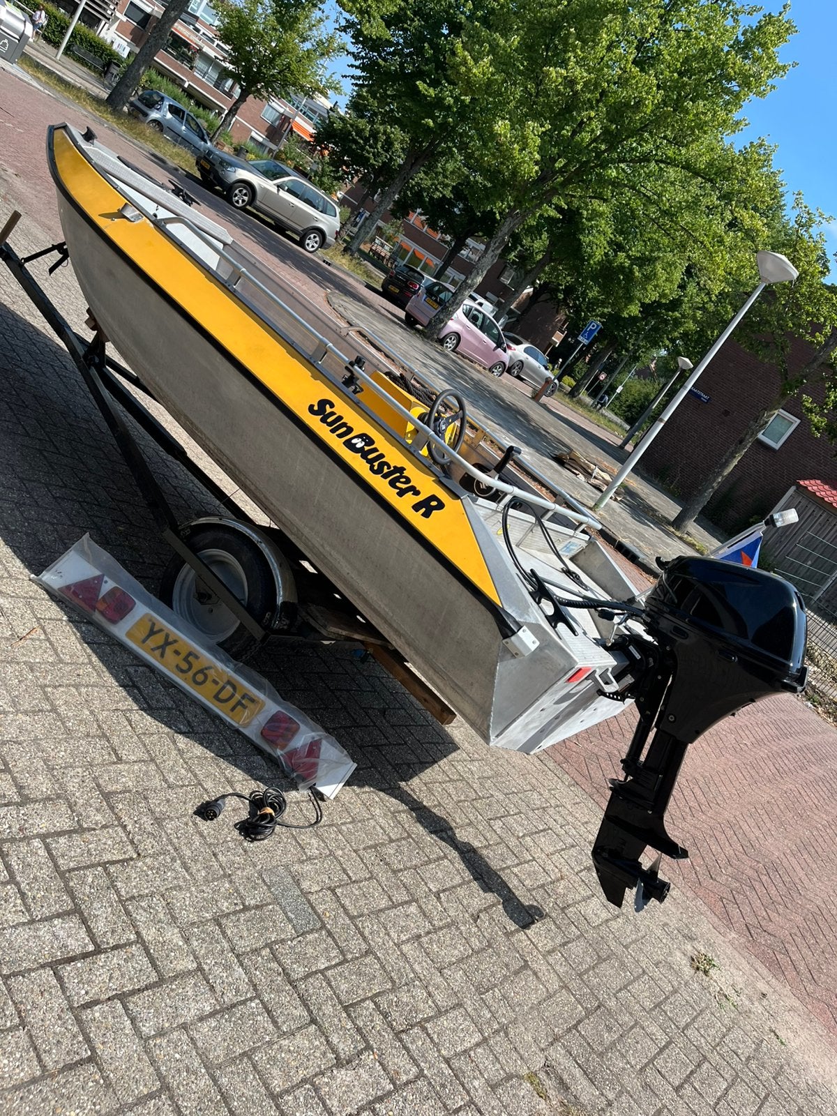 Aluminium  Suzuki 9,9 viertakt 2016  2950 Euro Incl trailer, Ophalen of Verzenden, Zo goed als nieuw, Overige typen