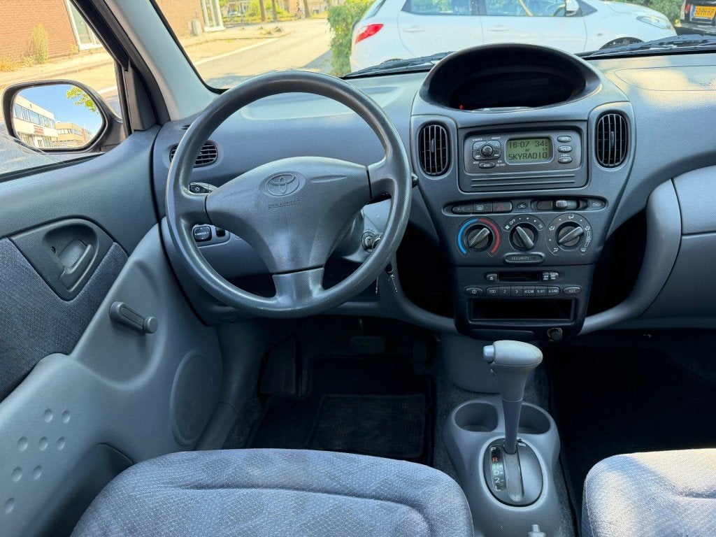 Toyota YARIS VERSO 1.3-16V VVT-i Luna HOOGINSTAP AIRCO RIJDT, 1299 cc, 86 pk, 4 cilinders, Yaris Verso