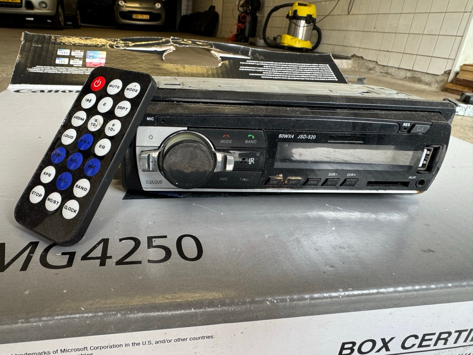 JSD-520 Autoradio met afstandsbediening, Ophalen of Verzenden, Gebruikt