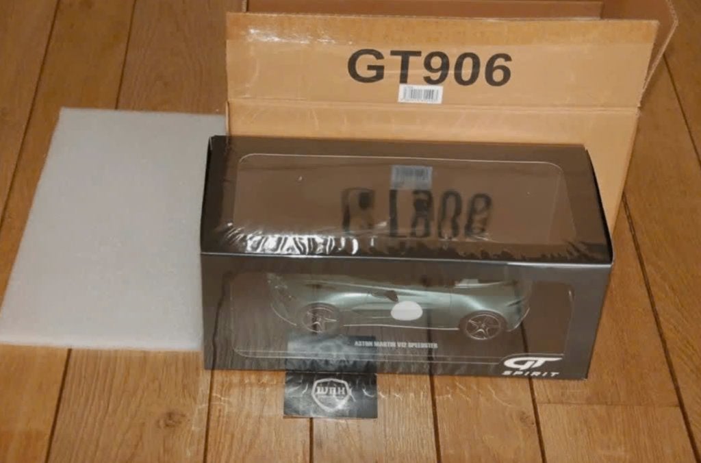 1:18 ASTON MARTIN V12 SPEEDSTER green GT906 GT spirit WRH, Verzenden, Nieuw, Auto, Overige merken
