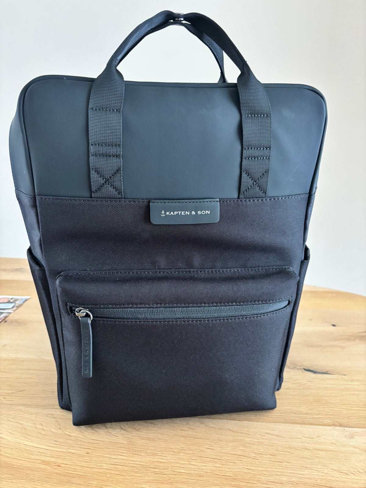 Kapten & Son rugzak zwart - Zo goed als nieuw, Sieraden, Tassen en Uiterlijk, Tassen | Rugtassen, 25 tot 40 cm, Zo goed als nieuw