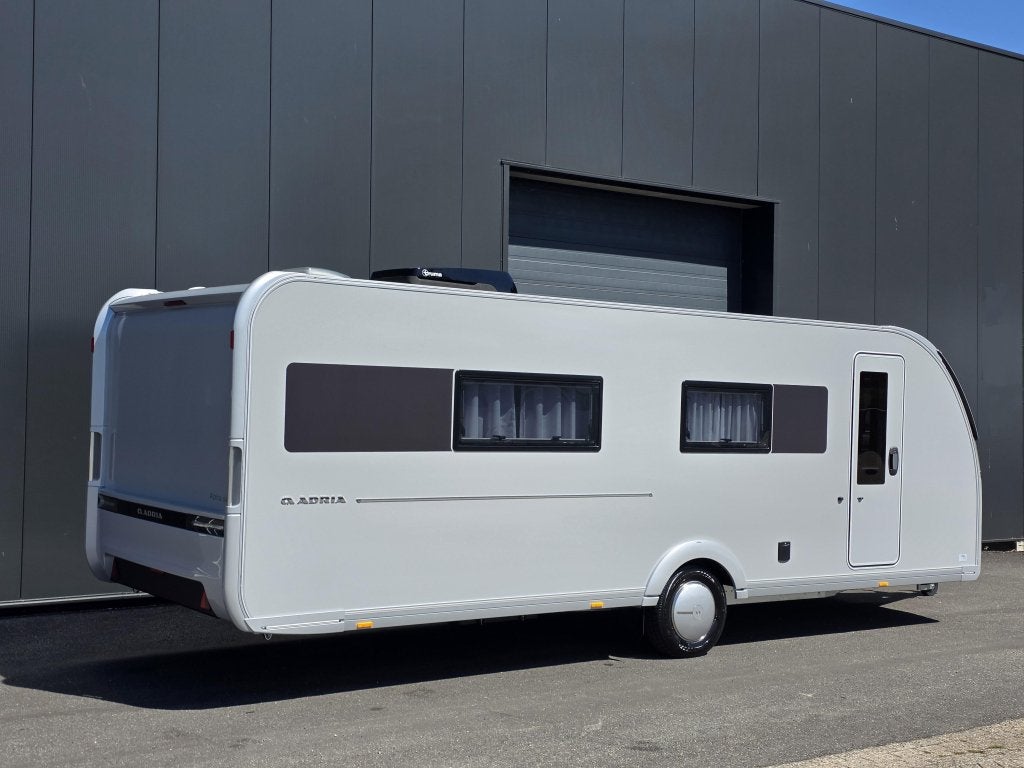 Adria Alpina 663 HT, Caravans en Kamperen, Rondzit, Schokbreker, 7 tot 8 meter, Bedrijf