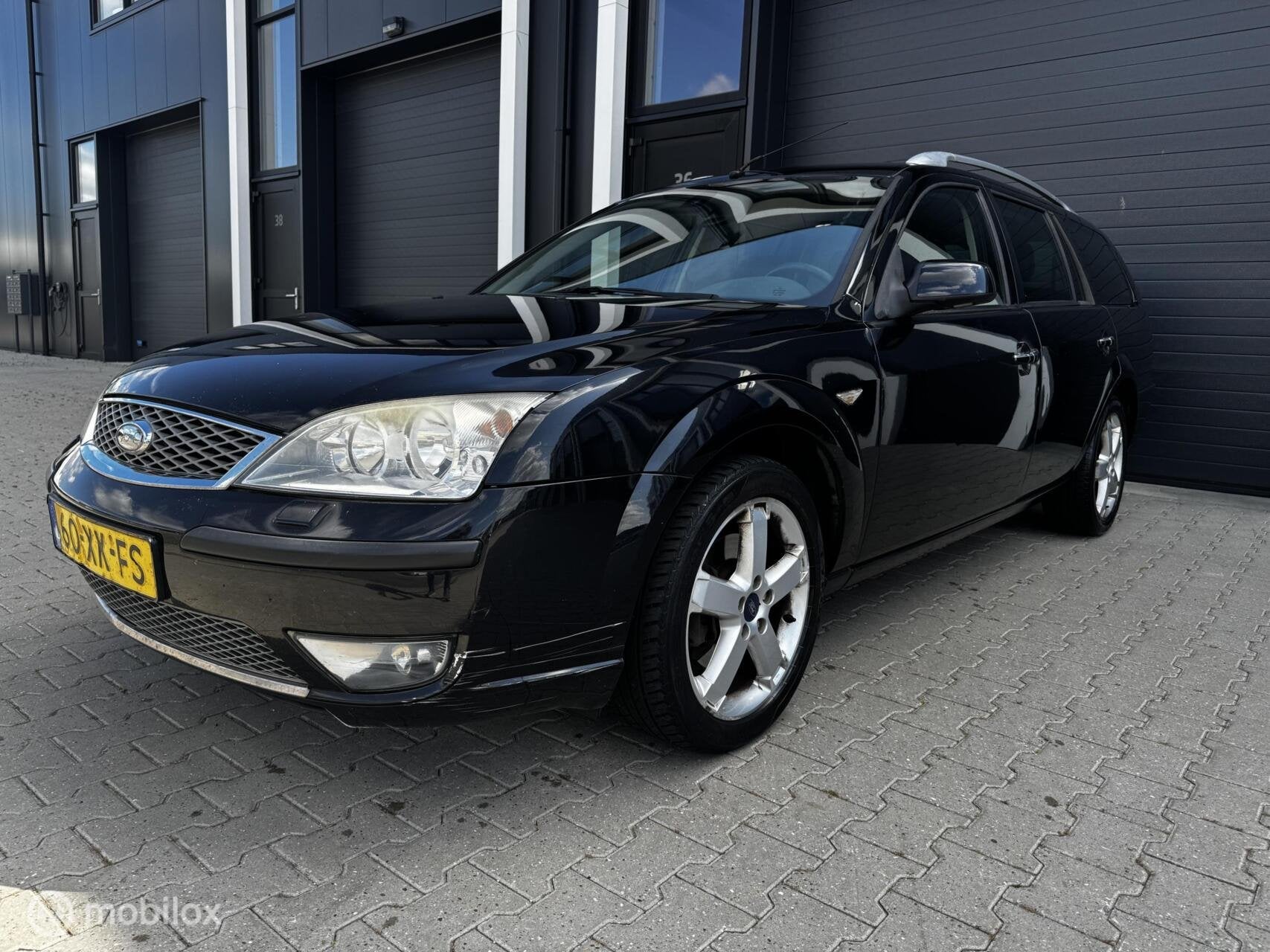 Ford Mondeo Wagon 1.8-16V Platinum2007(Airco/NAP/APK/Carplay, Auto's, Ford, Gebruikt, 4 cilinders, Zwart, Handgeschakeld