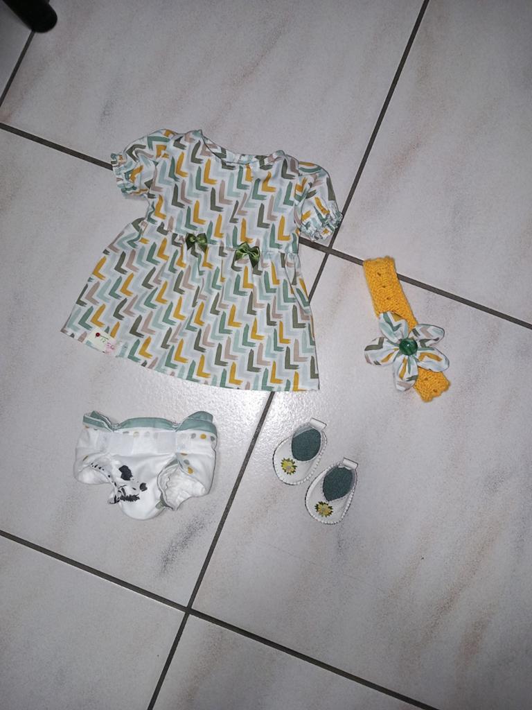 Zelfgemaakte poppenkleertjes voor pop 43 cm 4 delig., Ophalen of Verzenden, Nieuw, Babypop