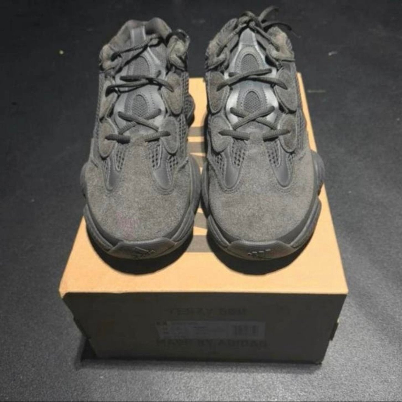 Yeezy 500 utility black, Ophalen of Verzenden, Zo goed als nieuw, Zwart