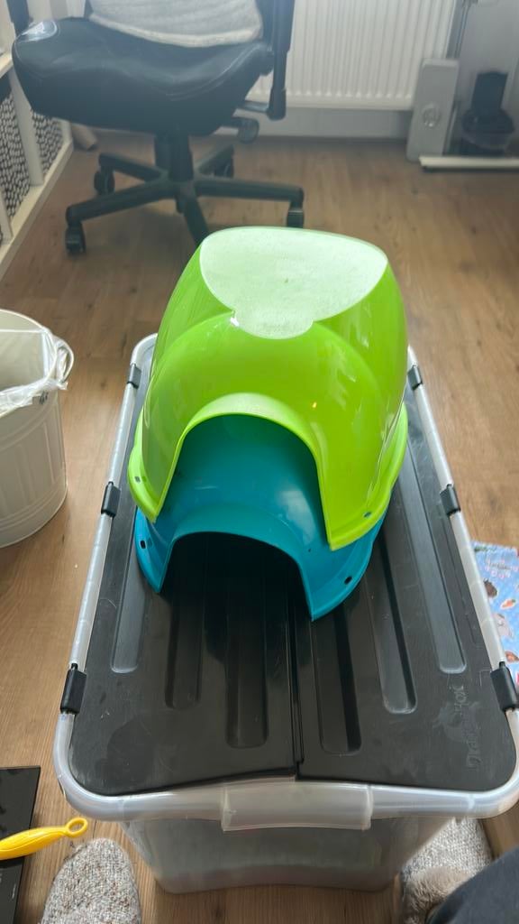 2 plastic knaagdier huisjes., Dieren en Toebehoren, Ophalen of Verzenden, Zo goed als nieuw