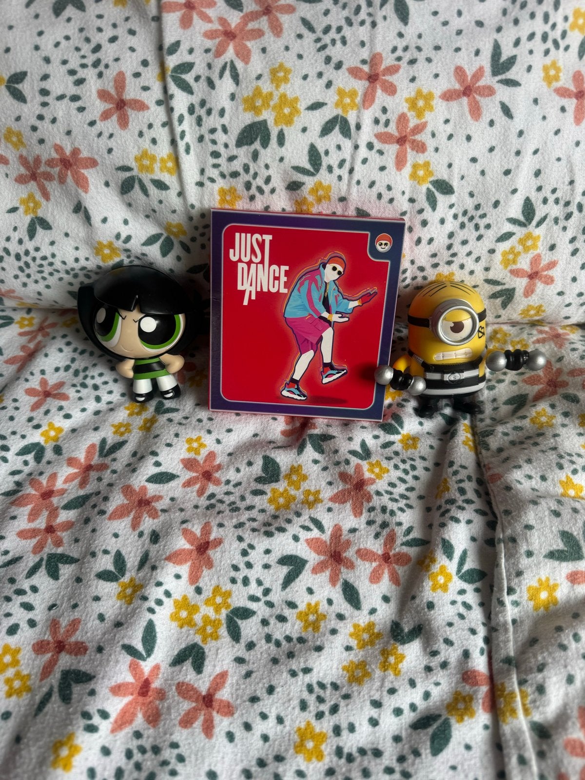 Just Dance kaart met Minion en Powerpuff Girl figuurtjes, Ophalen of Verzenden, Gebruikt, Jongen of Meisje