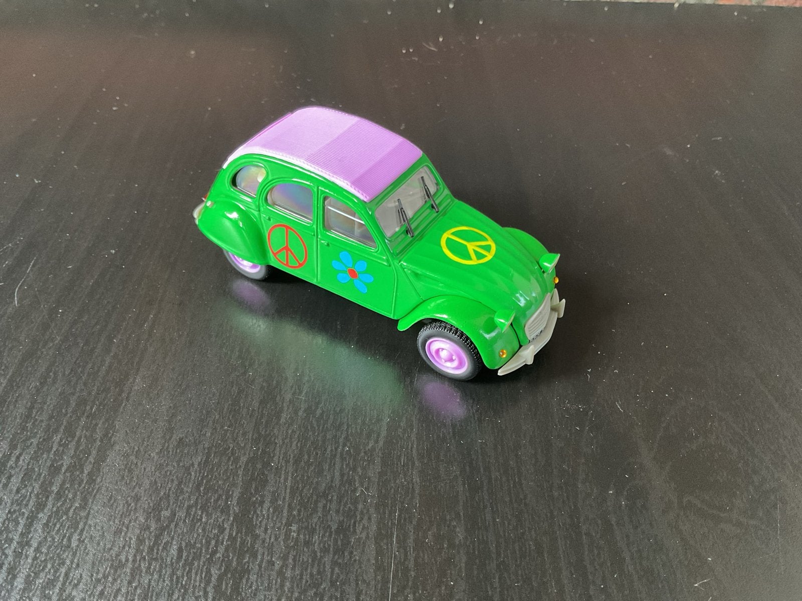 Norev, Hachette 2CV Peace, 1:43, Hobby en Vrije tijd, Ophalen of Verzenden, Gebruikt, Auto, Norev