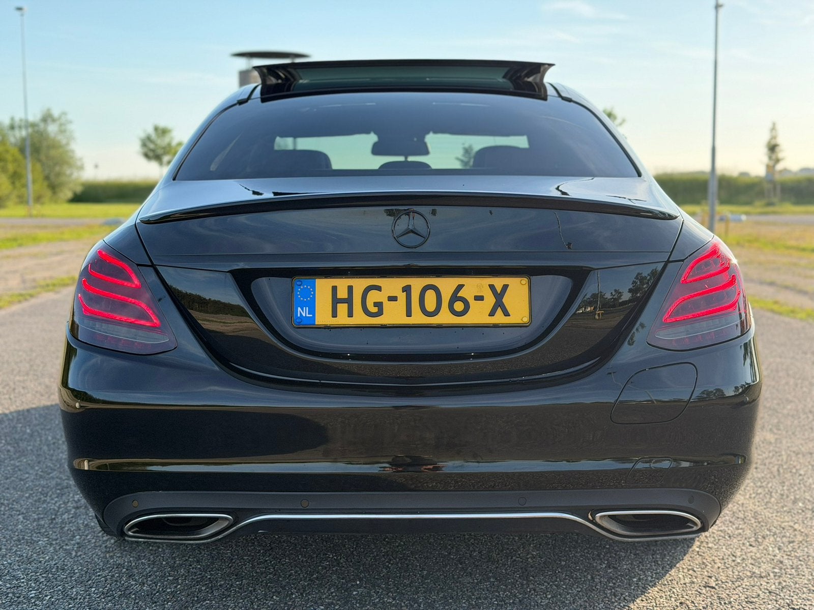 Foto 4 van Mercedes-Benz C350e 211PK | Pano | Burmester | 360 Camera