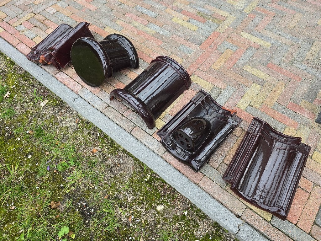 Dakpannen rood/bruin verglaasd ca. 45 m2. ( ±675 stuks)., Doe-het-zelf en Verbouw, Dakpannen en Dakbedekking, Ophalen, Steen of Klei