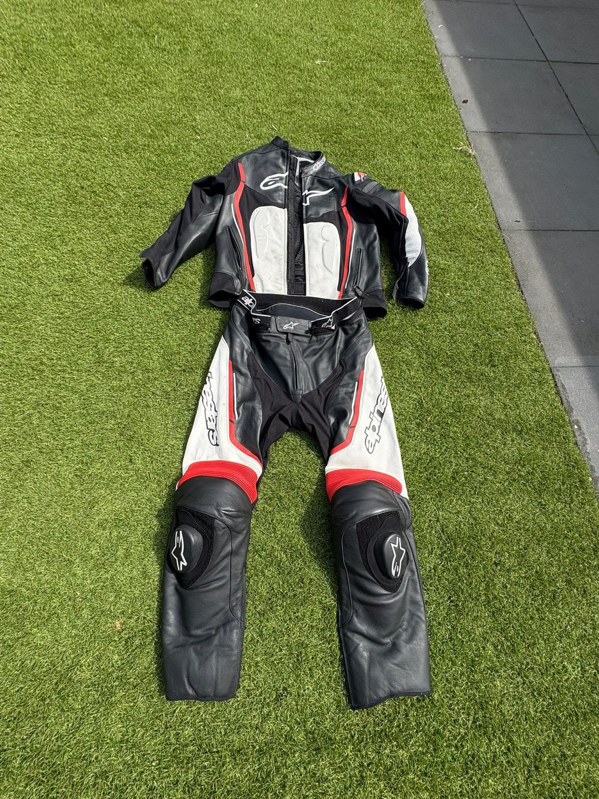 Alpinestars Leren Motorpak - Zwart/Wit/Rood (Maat EU 56), Motoren, Ophalen, Tweedehands, Heren, Combipak