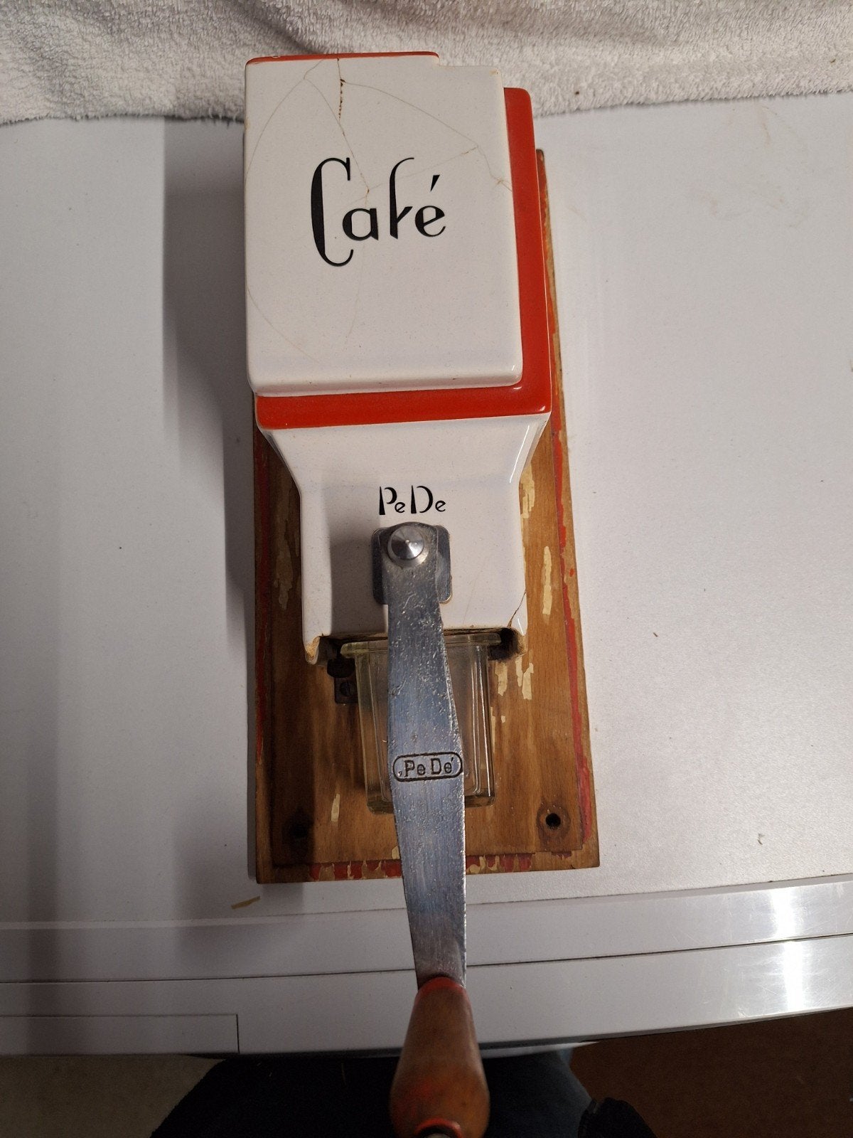 vintage/ brocante wandkoffiemolen met glaasje zonder deksel., Antiek en Kunst, Ophalen of Verzenden