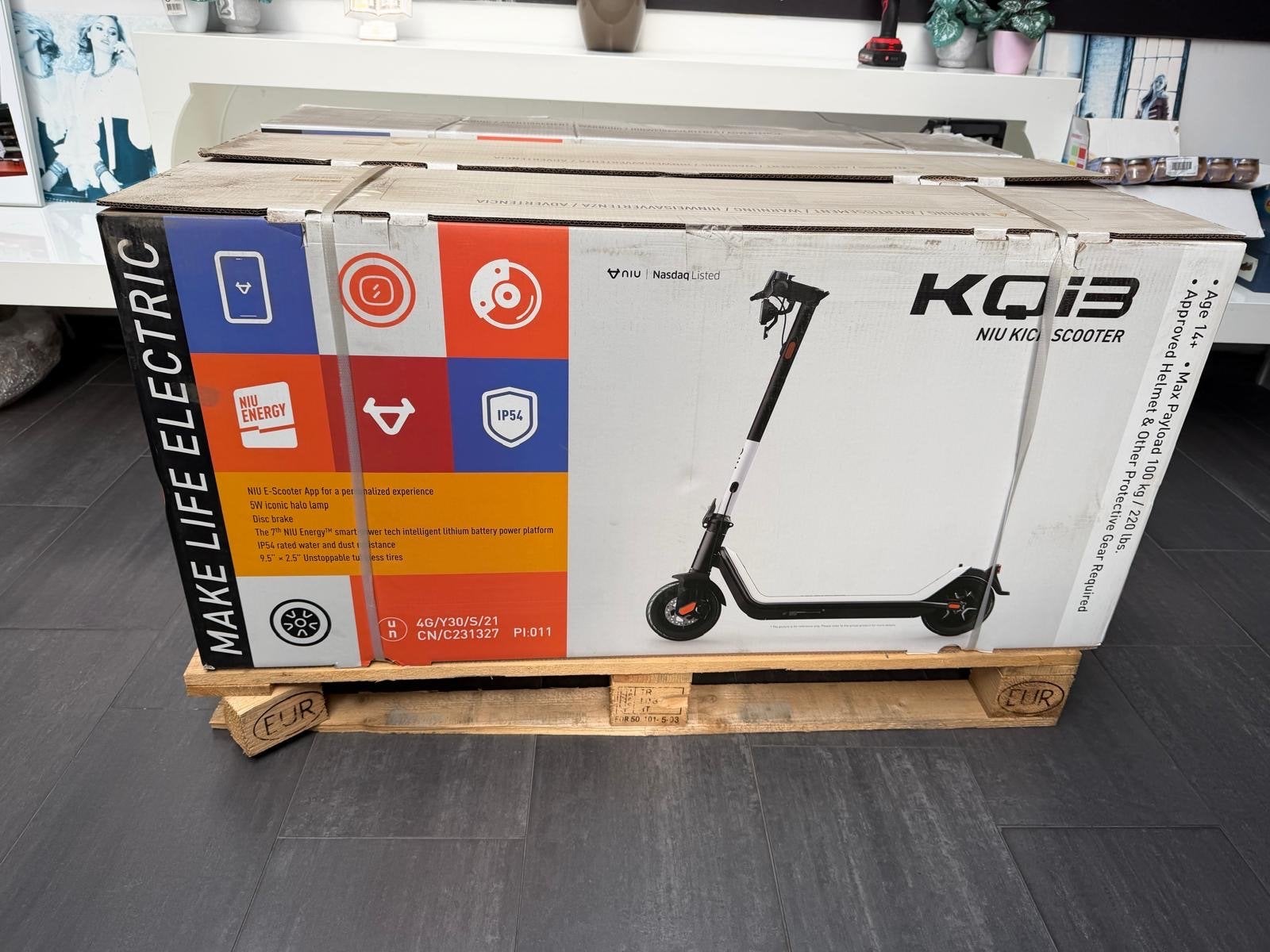 Niu KQi3 Sport Blauw Elektrische Step - Nieuw in doos, Fietsen en Brommers, Ophalen of Verzenden, Nieuw, Elektrische step (E-scooter)