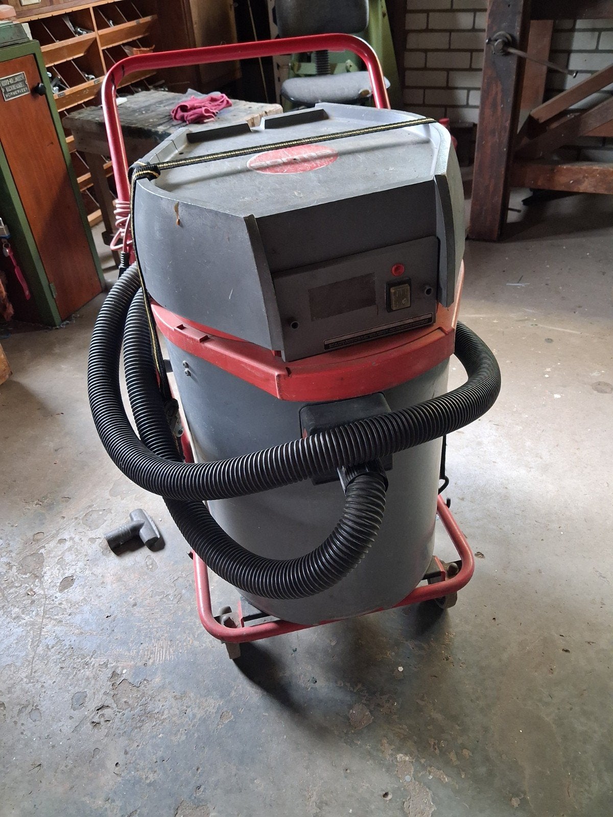 Industriële stofzuiger met wielen - Krachtig en mobiel doet, Witgoed en Apparatuur, Stofzuigers, Overige merken, Gebruikt, Ophalen of Verzenden