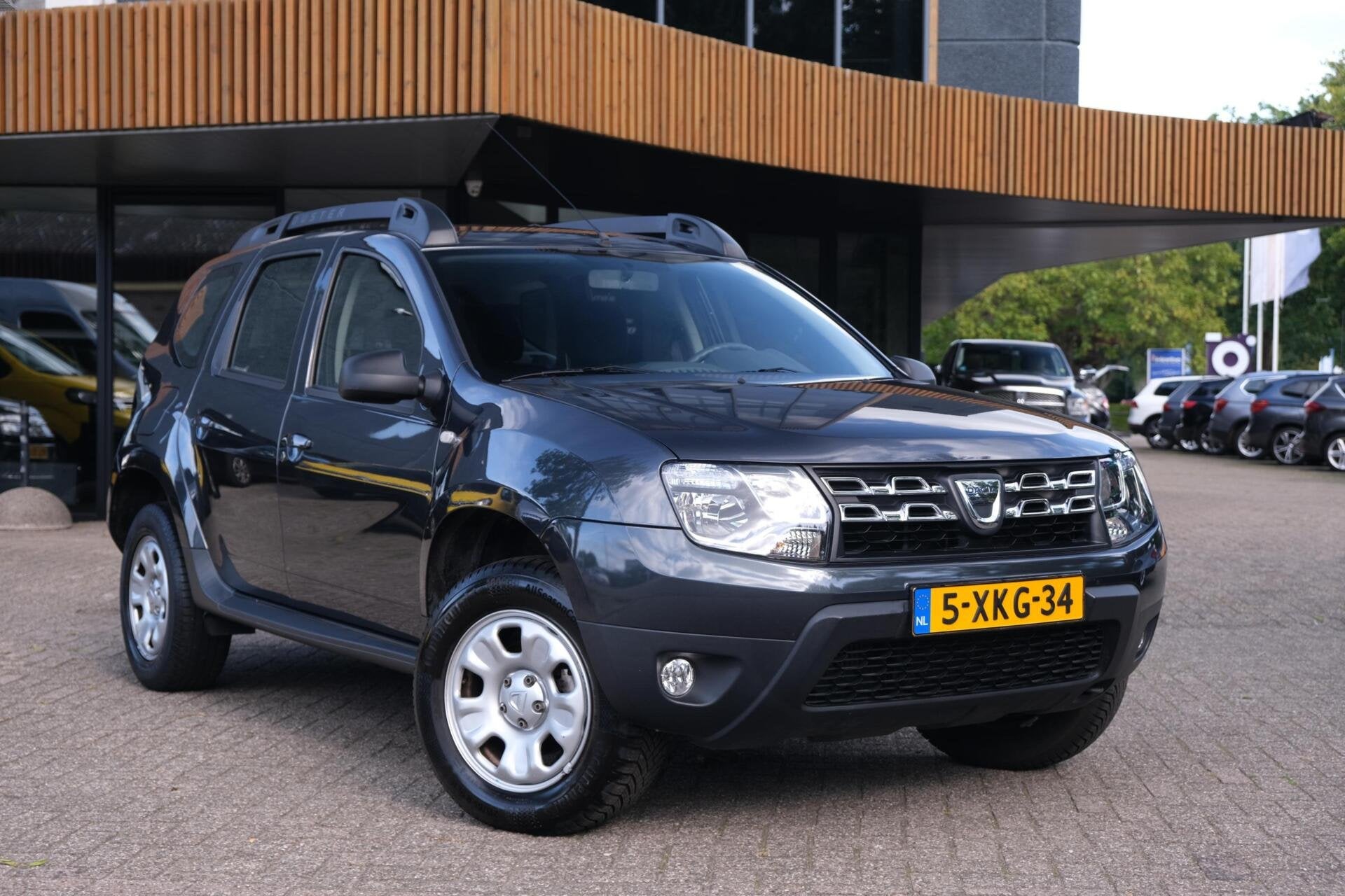 Dacia Duster 1.2 TCe 4x2 Lauréate|Rijklaar!|Trekhaak|Cruise, Auto's, Voorwielaandrijving, Gebruikt, Zwart, Duster