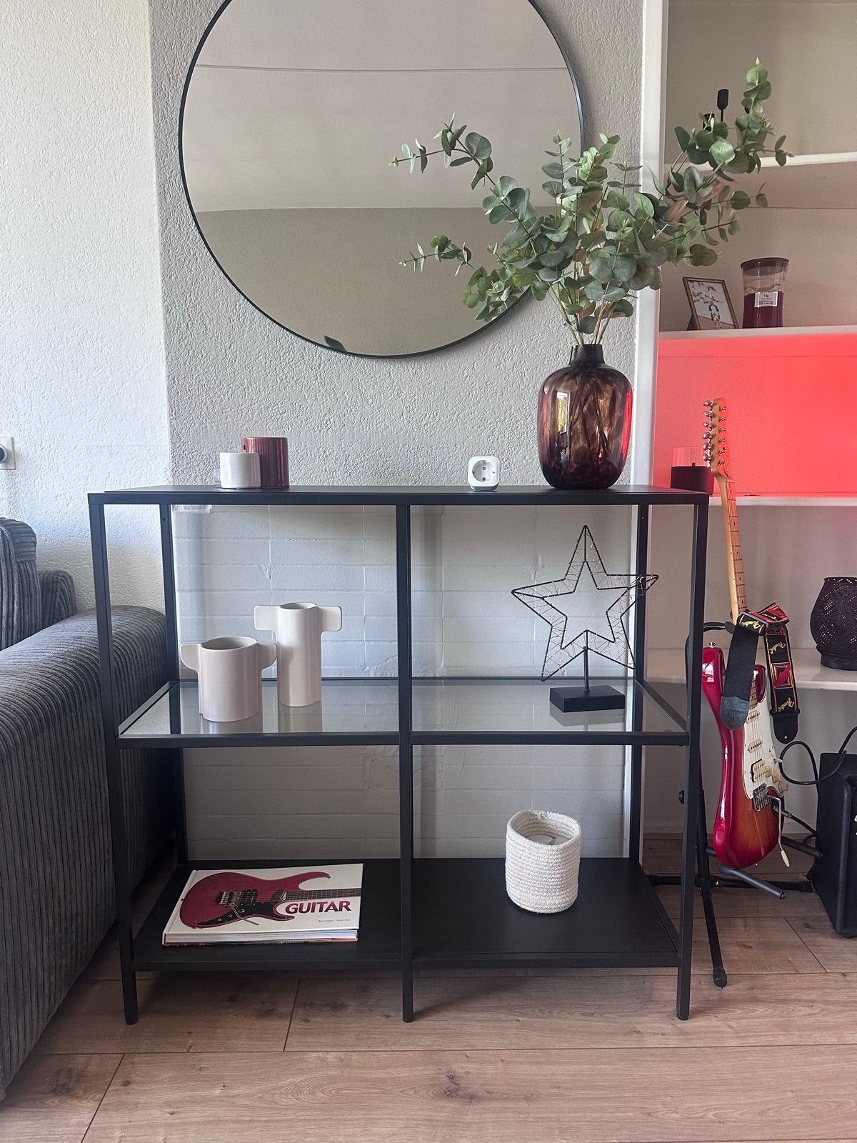 Zwarte sidetable/wandkast met glas – industriële open kast, Ophalen, 100 tot 150 cm, Industrieel, Glas
