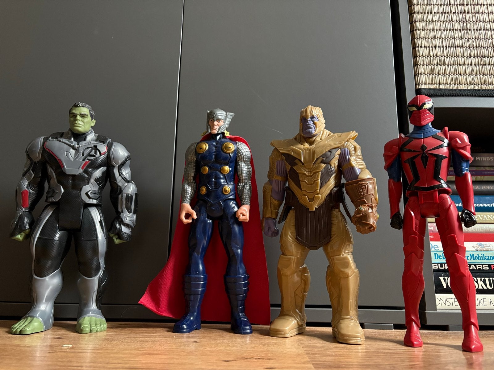 4 Marvel Actiefiguren: Hulk, Thanos, Thor, Spiderman., Ophalen, Zo goed als nieuw