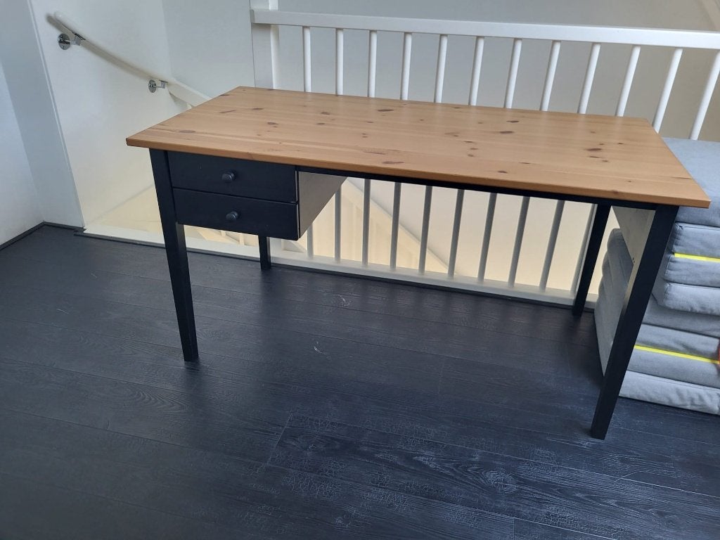 IKEA Arkelstorp desk with a black base and a solid pine top, Gebruikt, 70 cm, IKEA, 140 cm