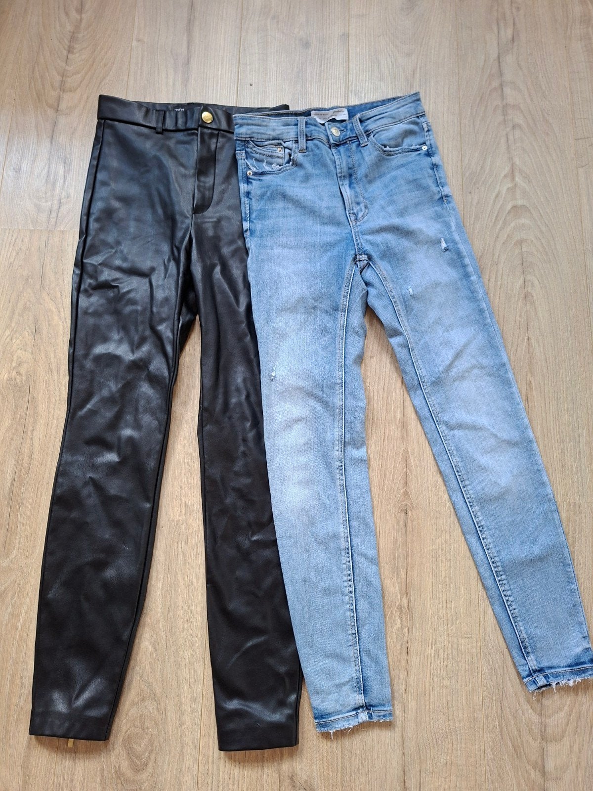 Zwarte leren broek en blauwe jeans - Maat 36 (S), Zwart, Ophalen of Verzenden, Zo goed als nieuw, Maat 36 (S)