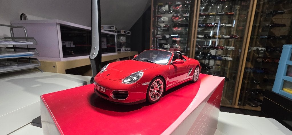 Porsche Boxster Spyder Red 1/18 Gt-Spirit, Hobby en Vrije tijd, Modelauto's | 1:18, Ophalen of Verzenden, Zo goed als nieuw, Auto