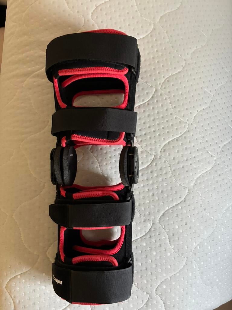 Knie brace orthese rechts, Diversen, Ophalen, Zo goed als nieuw