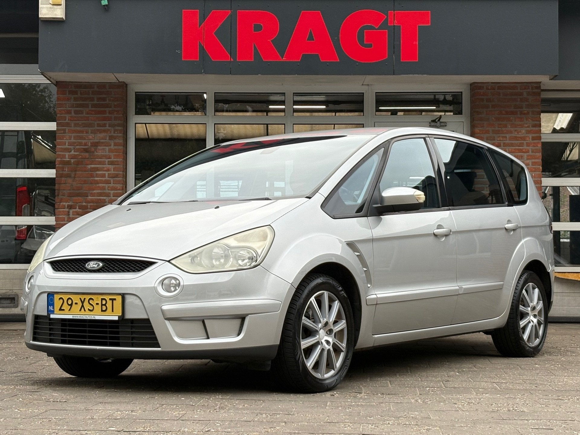 Ford S-Max Titanium 2.0-16V - APK 06-2027 - zeer ruim!, Auto's, Voorwielaandrijving, Stof, Gebruikt, Zwart