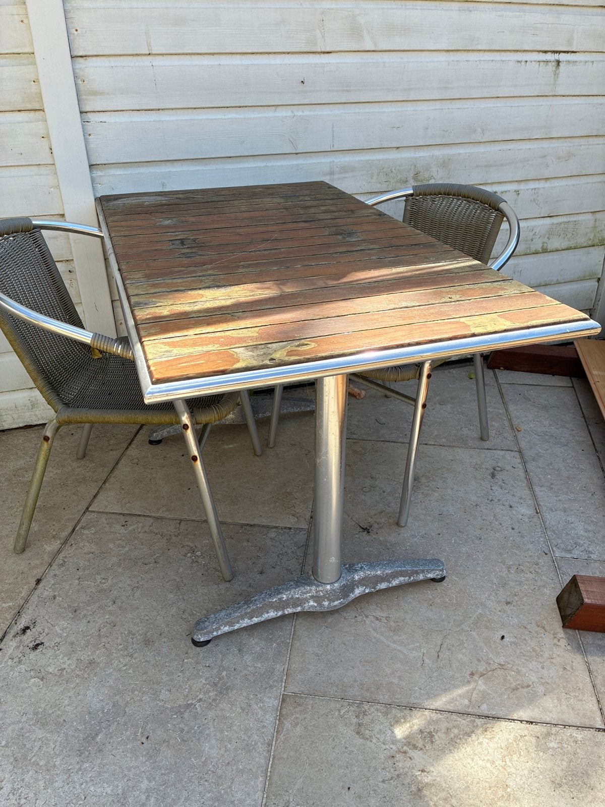 Teakhouten tuintafel met aluminium onderstel (opknapper), Ophalen, Gebruikt, Rechthoekig, Teakhout