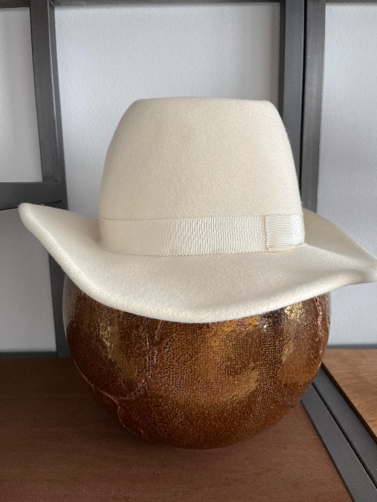 Handmade vilt couture fedora hoed Eva-line, 56 of 57 cm (M, 7 of 7⅛ inch), Eva line, Hoed, Ophalen of Verzenden